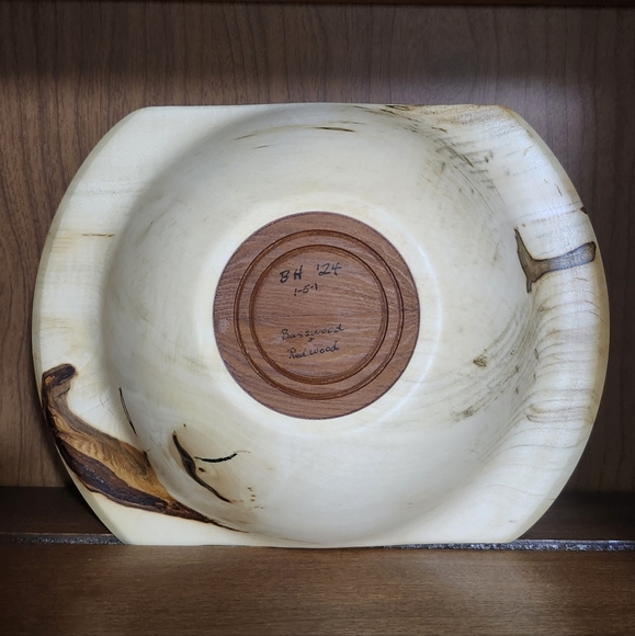 Hand-turned wooden bowl - Picture 3 of 5